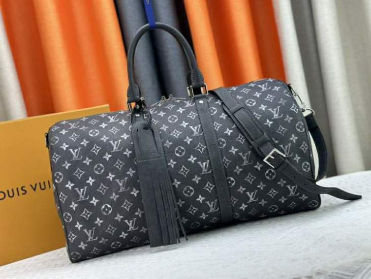 Picture of Louis Vuitton Mens Bags _SKUfw176503862fw